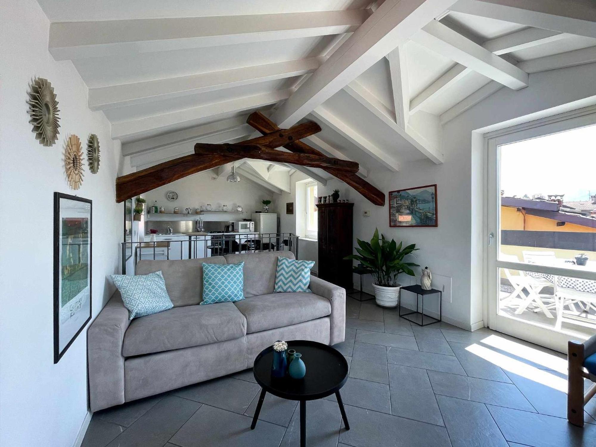 Skyway With Private View Terrace Apartment